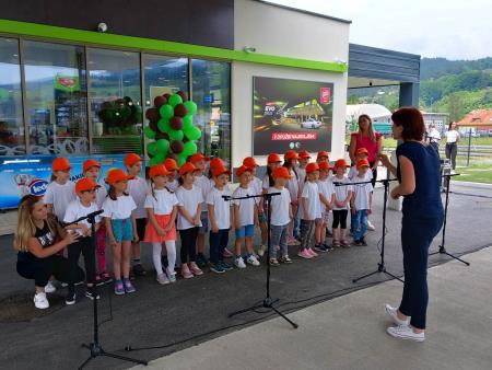 Vrtec Ravne nastopajoči